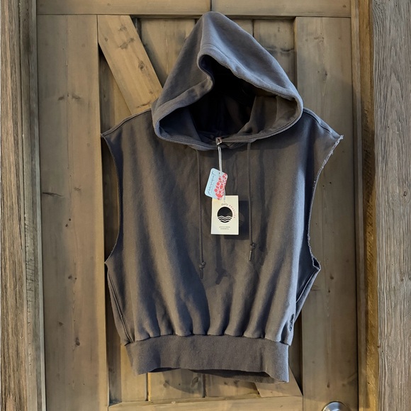 FP Movement by Free People Tops - Free People Movement Gray Hoodie Sleeveless Sweatshirt
Pullover Size M NWT